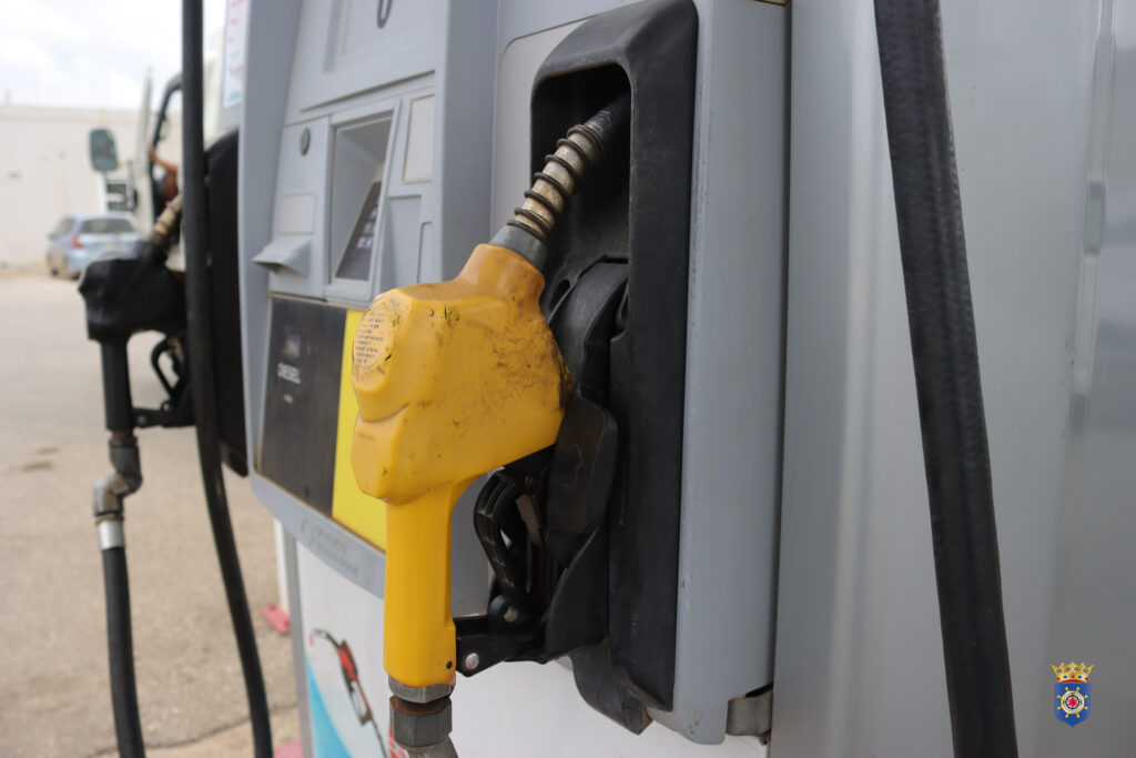 GASOLINE TA BAHA KU 3 DOLER SÈN I GASOIL TA SUBI KU 6 DOLER SÈN ENTRANTE 19 DI DESÈMBER 2025