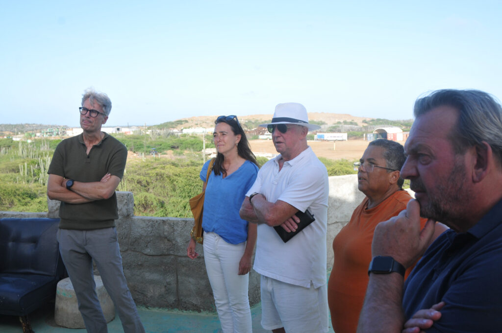 OMBUDSMAN NASHONAL TA REUNI KU HABITANTENAN DI LAGUN KU TA WORDU AFEKTA DOOR DI LANDFILL BONAIRE