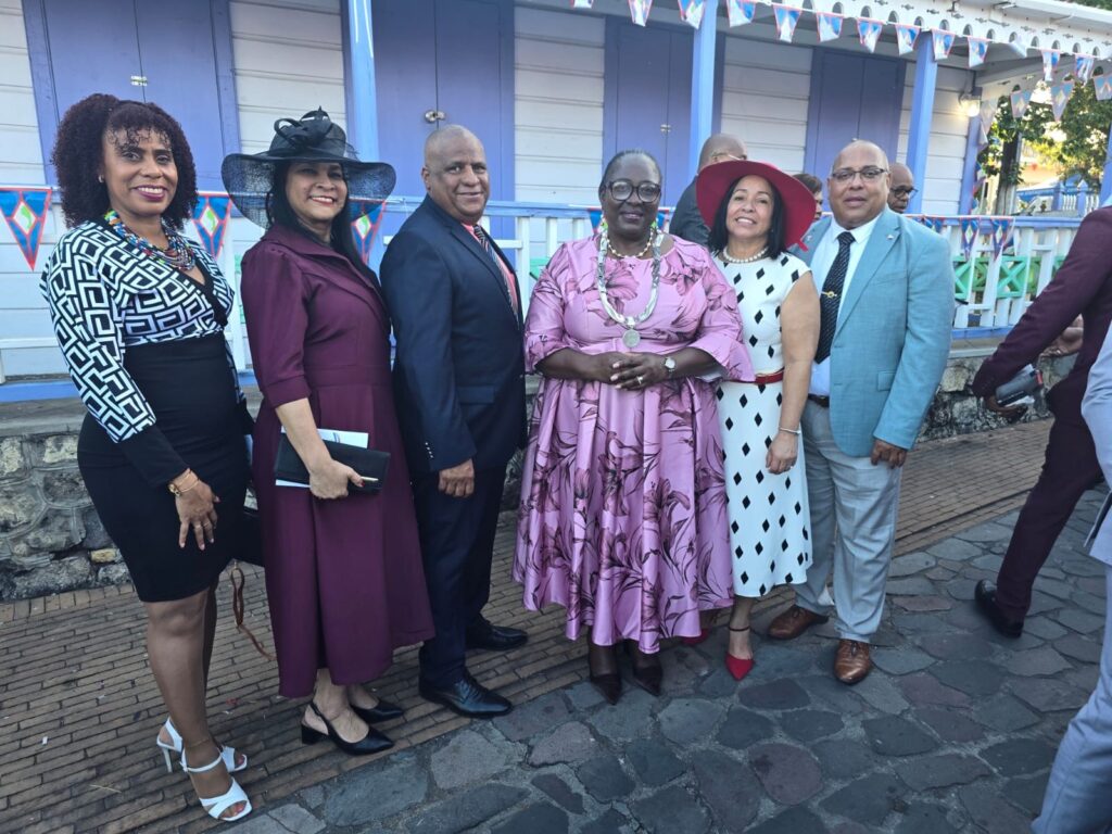 KONSEHO INSULAR DI BONEIRU TA FELISITÁ SINT MAARTEN RIBA DIA DI SINT MAARTEN