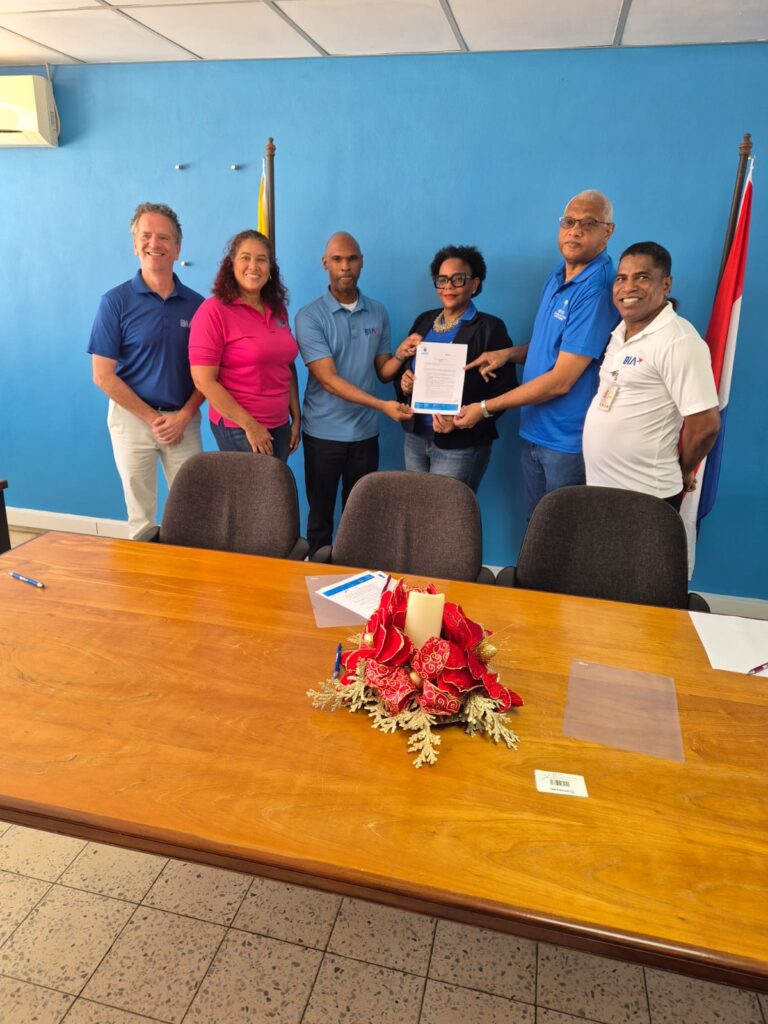 BIA I ABVO A FIRMA AKUERDO PA PROLONGASHON DI CAO