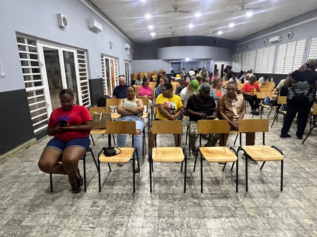 DIREKTIVA DIN FUNDASHON ALZHEIMER BONAIRE TA WAK BЀK RIBA UN SIMAN MASHA EKSITOSO NA BONAIRE