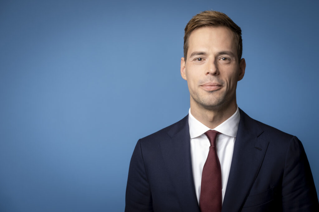 SEKRETARIO DI ESTADO JURGEN NOBEL NA BONEIRU PA BISHITA DI TRABOU