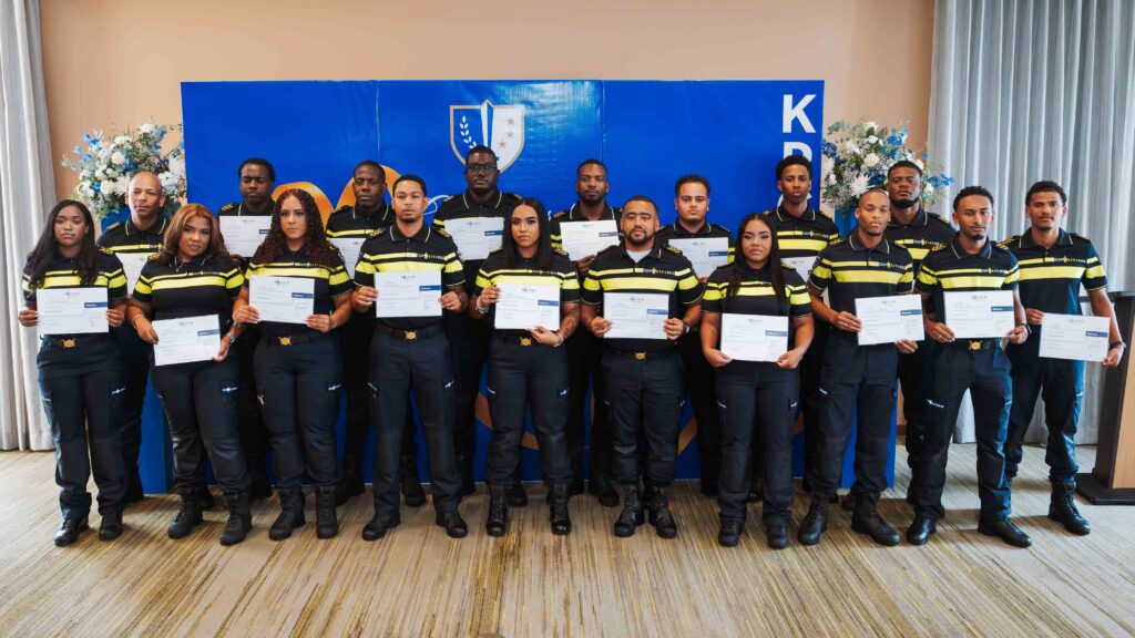 KPCN TA YAMA BON BINÍ NA UN GRUPO NOBO DI AGENTE POLISIAL