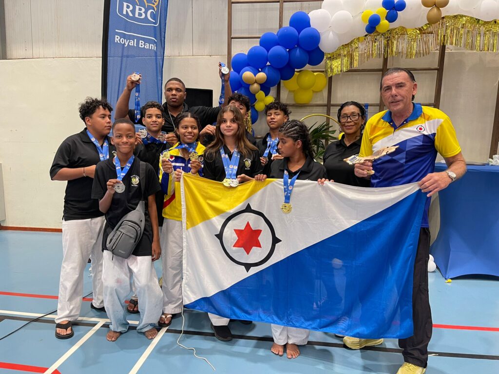 BONKARATE A SALI PA KÒRSOU PA KOMPETÍ DEN E TORNEO INTERNASHONAL DI 35 AÑA DI EKSISTENSIA DI E SKOL DI KARATE DI BUENA VISTA.