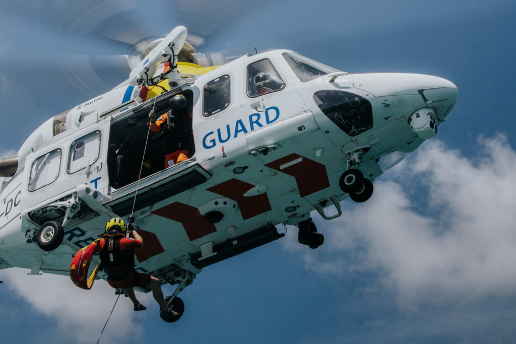 KORSOU: WARDAKOSTA TA DUNA ASISTENSIA MÉDIKO NA UN BARKU KRUSERO