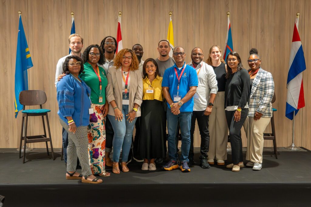 KÒRSOU: HUNTU MAS FUERTE: SIMAN DI MANEHO DI KRÍSIS I KOMUNIKASHON KÒRSOU 2025