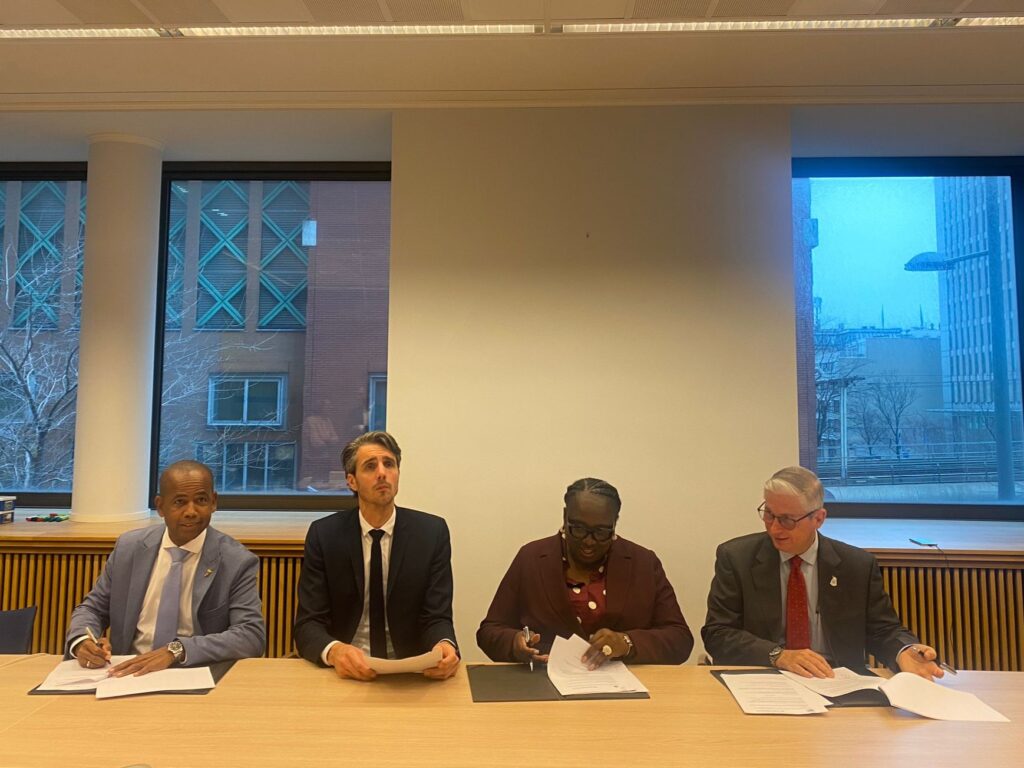 ENTIDAT PÚBLIKO BONEIRU I OMGEVINGSDIENST NEDERLAND A FIRMA AKUERDO DI KOLABORASHON