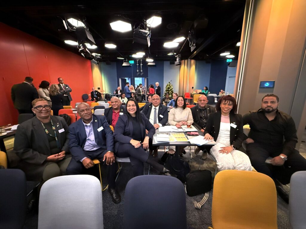 MIEMBRONAN DI KONSEHO INSULAR DI BONAIRE A REGRESÁ FOR DI BIAHE DI TRABOU NA HULANDA