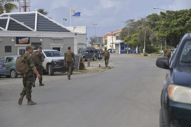 ANUNSIO DI TREINEN MILITAR NA BONEIRU