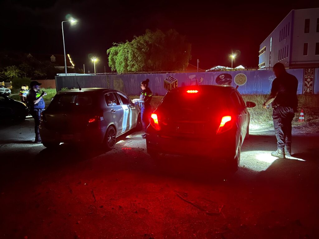 𝐀 𝐃𝐄𝐓𝐄𝐍É 𝐄 𝐃𝐀𝐌𝐀 𝐃𝐈 𝐈𝐍𝐈𝐒𝐈𝐀𝐋 𝐑.𝐋.𝐌. 𝐃𝐈 𝟐𝟕 𝐀Ñ𝐀 𝐃𝐈 𝐄𝐃𝐀𝐓 𝐏𝐀 𝐕𝐈𝐎𝐋𝐀𝐒𝐇𝐎𝐍 𝐃𝐈 𝐋𝐄𝐈 𝐃𝐈 𝐎𝐏𝐈𝐎 𝐁𝐄𝐒.