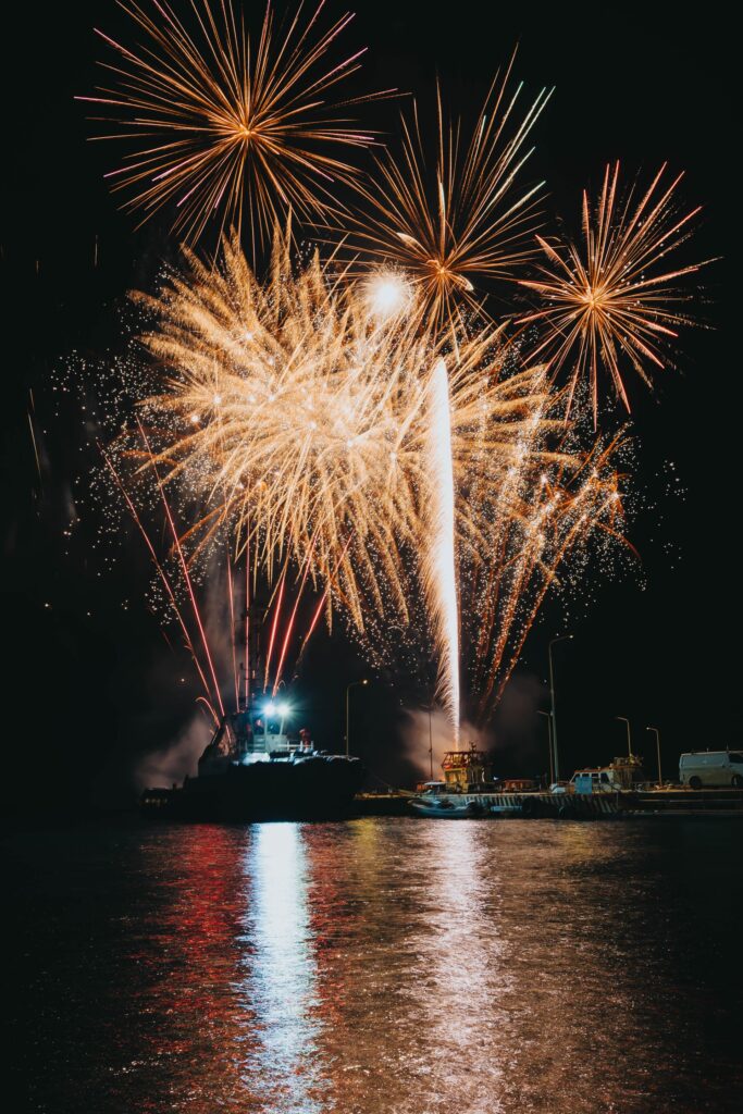 DISPENSASHON GENERAL PA TIRA VÜRWÈRK RELASHONÁ KU KAMBIO DI AÑA