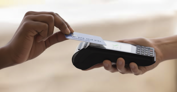 YAMADA PA KONSUMIDÓNAN: KOSTONAN INHUSTU KOBRÁ KU KARCHI DI VISA DEBET DI RBC