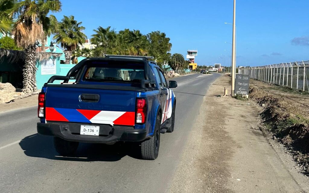 KONINKLIJKE MARECHAUSSEE HOPI VISIBEL RIBA KAYA PA MOTIBU DI TREINEN.