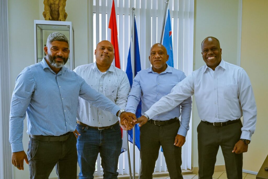 AKSHON ENTREGA DI ARMA DI KANDELA.