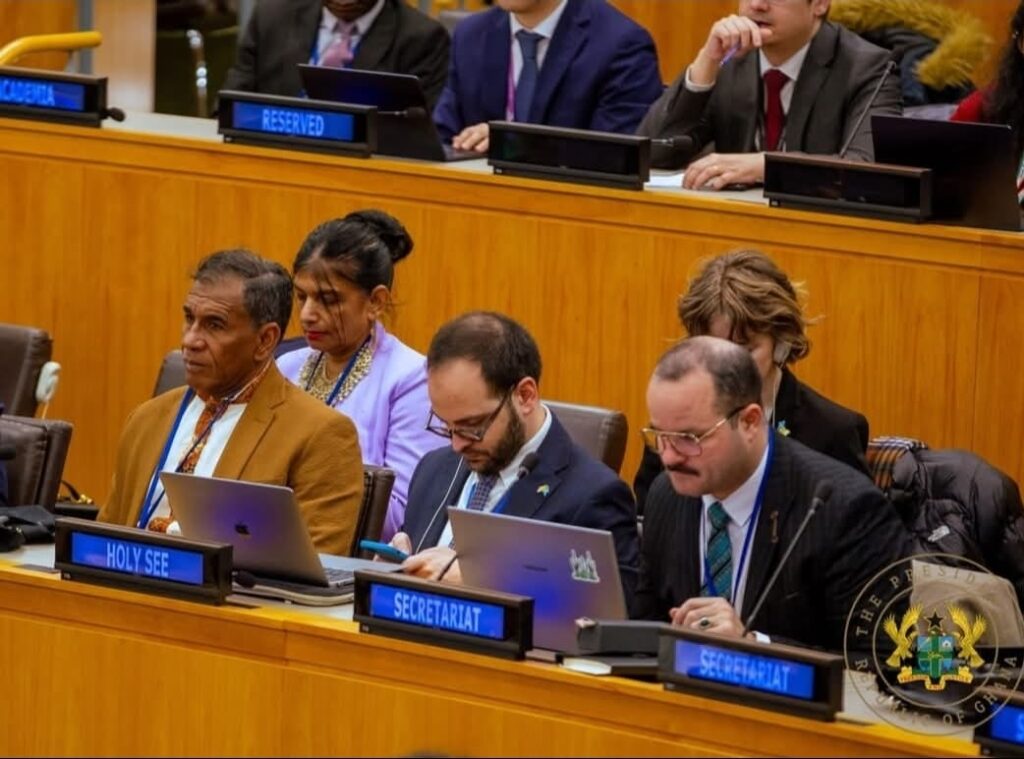 BHRO A PRESENSIA I TESTIGUÁ NEGOSASHONAN I VOTASHON HISTÓRIKO DI NASHONAN UNI RIBA SKLABITUT KOMO E KRIMEN MAS GRAVE KONTRA HUMANIDAT