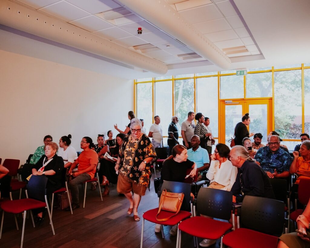 FONDO DI LITERATURA DI HULANDA TA HACI BISHITA DI TRABOU NA PARTI DI KARIBE DI REINO