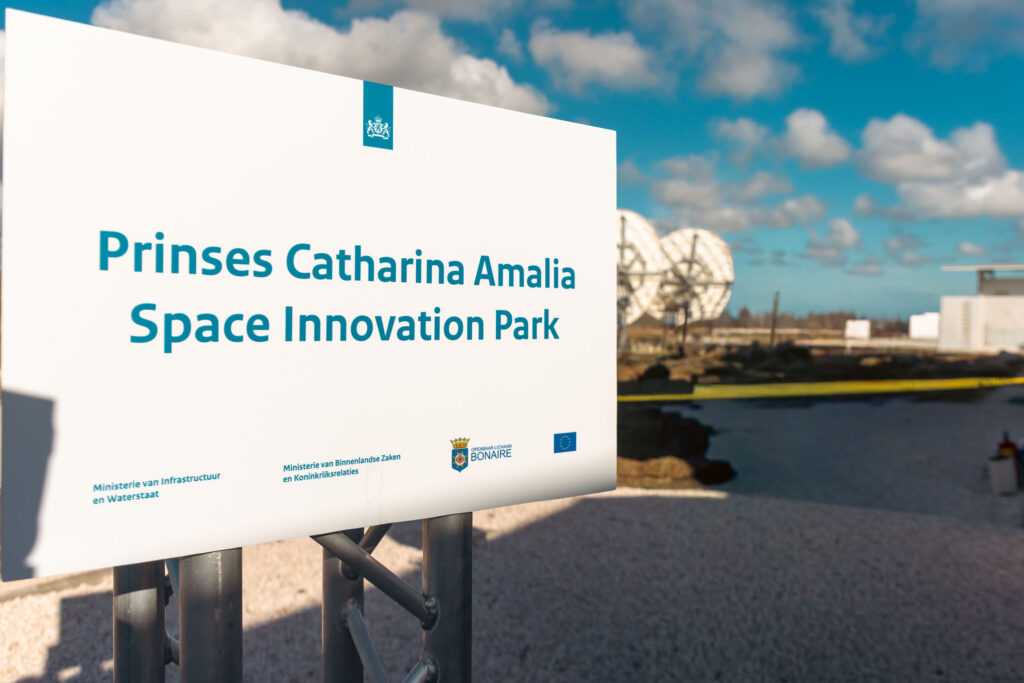STASHON DI SATÉLITE GALILEO OFISIALMENTE HABRÍ KOMO PRINSES CATHARINA-AMALIA SPACE INNOVATION PARK