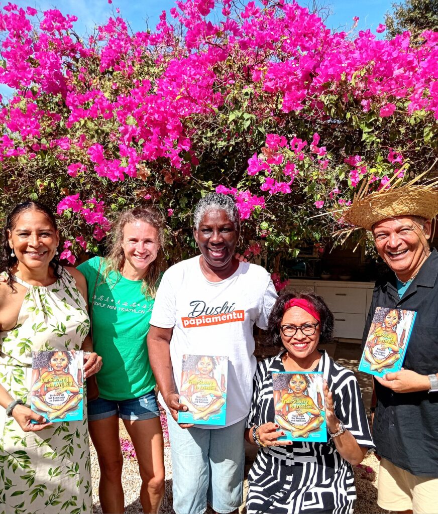 ENKUENTRO KU 5 AUTOR DI E BUKI ‘DI SKLAVITUD PA LIBERTAD’ NA BONAIRE!