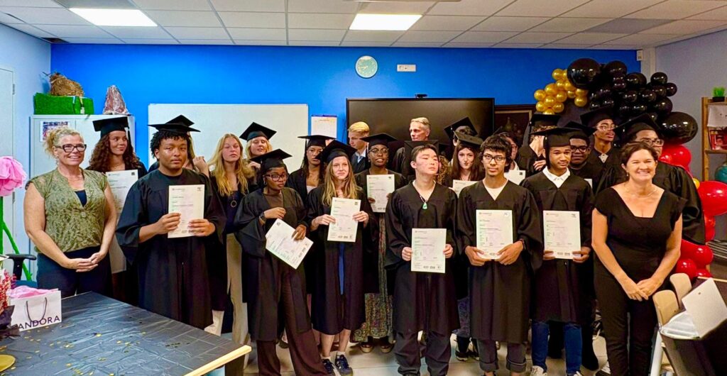 LOGRO ÚNIKO NA LISEO BONERIANO: ALUMNONAN TA LOGRA E NIVELNAN DI MAS ALTU DI CAMBRIDGE ENGLISH