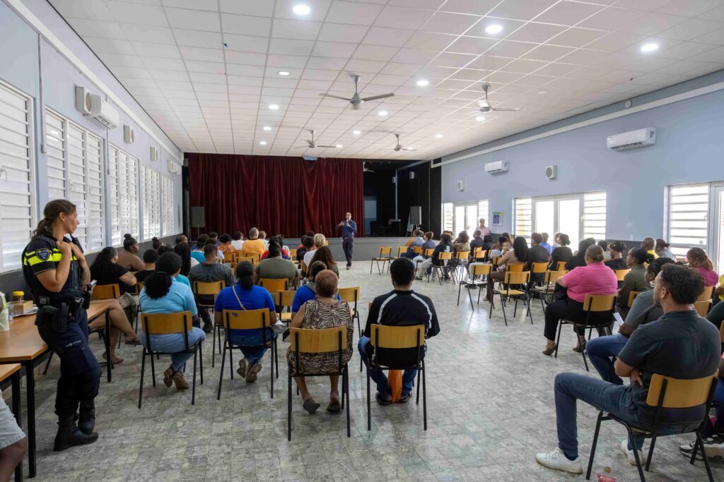 ENKUENTRO KOMPAS TA BRINDA HÓBENNAN PERSPEKTIVA