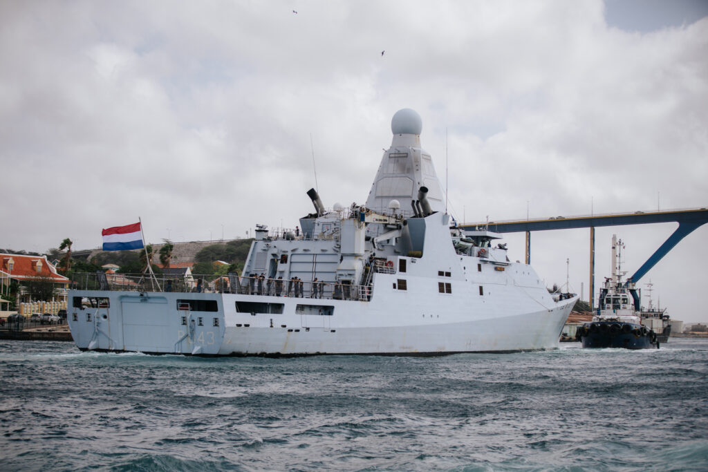 KORSOU: ZR.MS. GRONINGEN BARKU DI STASHON DI CARIBE