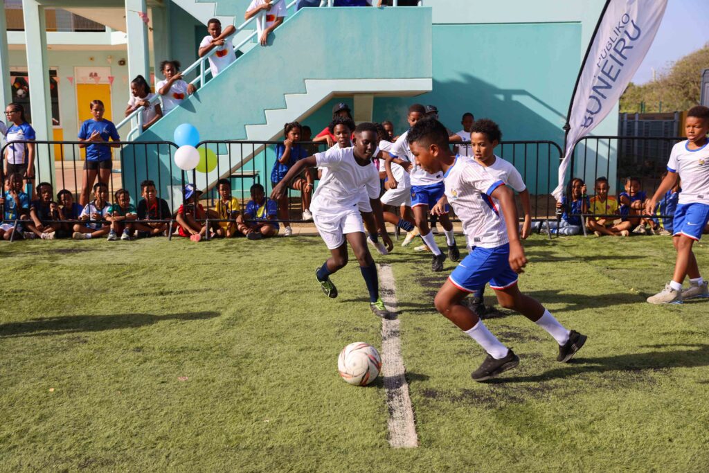 SIERE DEPORTIVO DI AÑA ESKOLAR KU MUNDIALITO