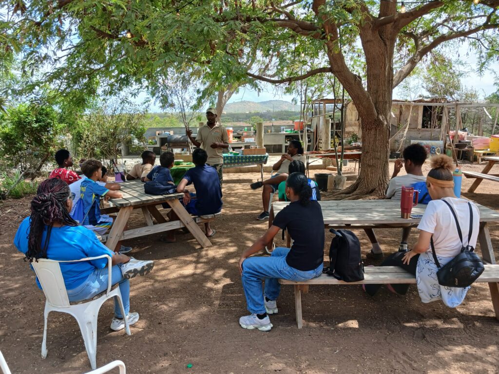 MUCHANAN TA SIÑA TOKANTE ALIMENTASHON SALUDABEL DURANTE PLAN DI FAKANSI