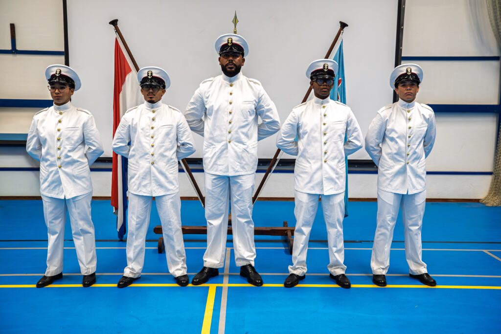 ARUBA: CINCO MILITAR ARUBIANO A HURAMENTA NA ARUMIL