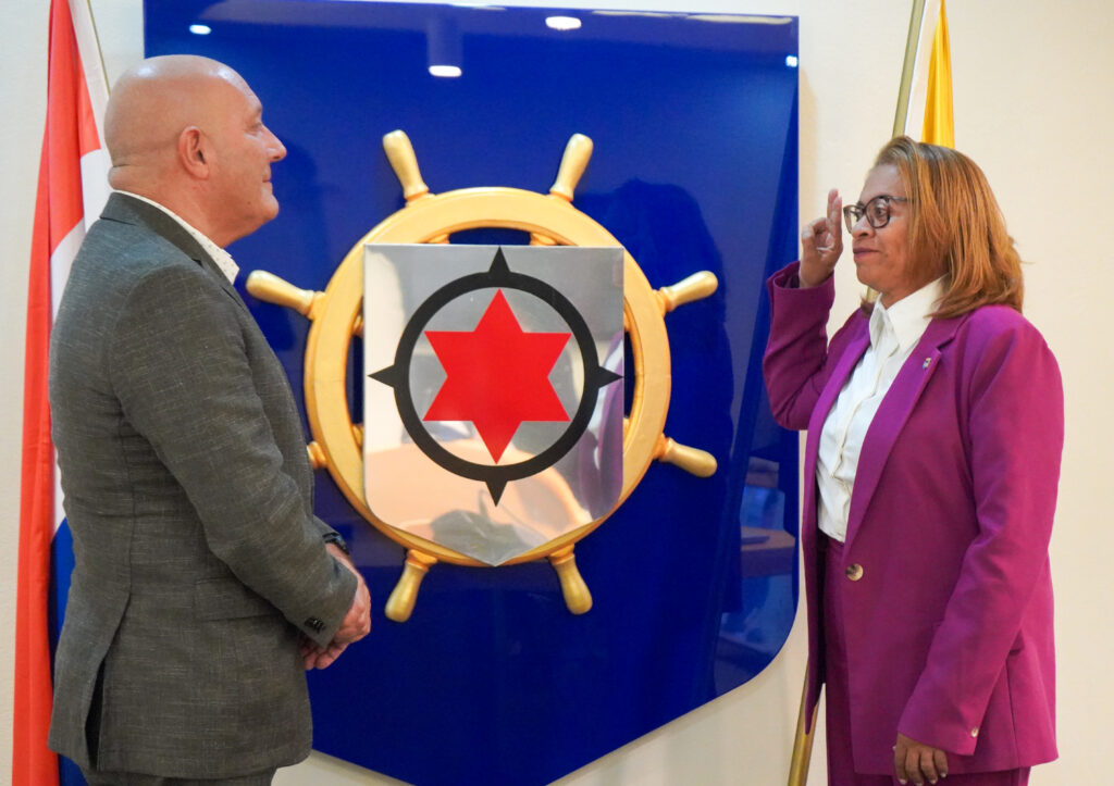 SRA. JEANINNE WONG-LOI-SING NOMBRÁ KOMO GEZAGHÈBER INTERINO DI BONEIRU
