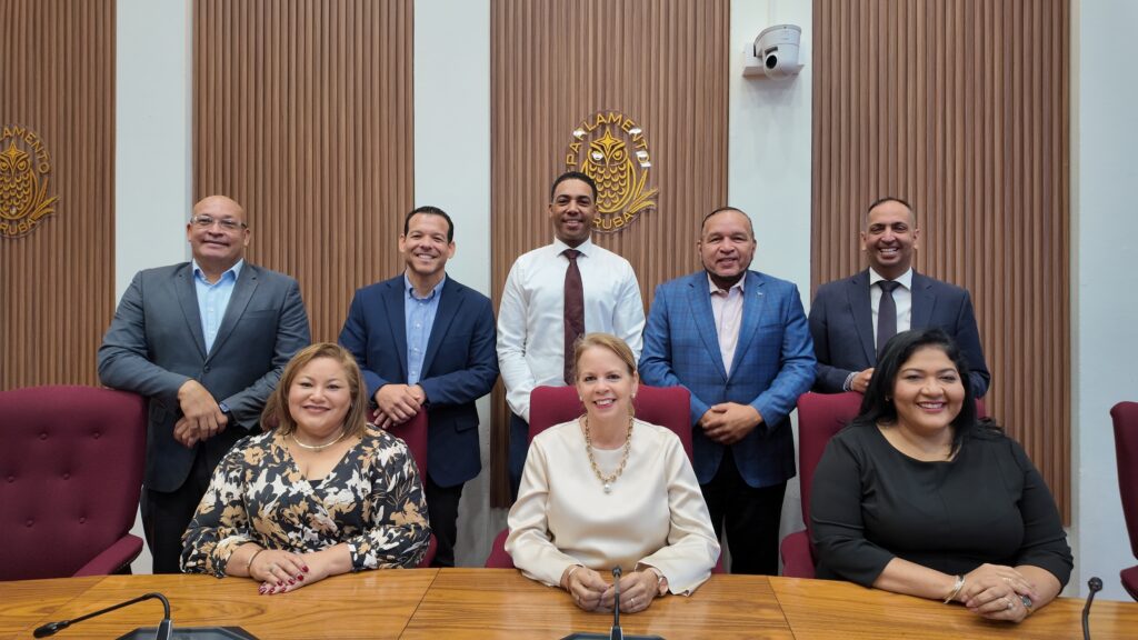 ARUBA: PRESIDENTE DI PARLAMENTO NO POR PONE SU MES RIBA LEY Y REGLAMENTO