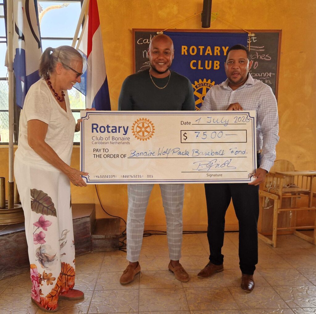 ROTARY CLUB BONAIRE TA KUMINSÁ AÑA ROTARIO KU APOYO NA DOS INISHATIVA SOSIAL