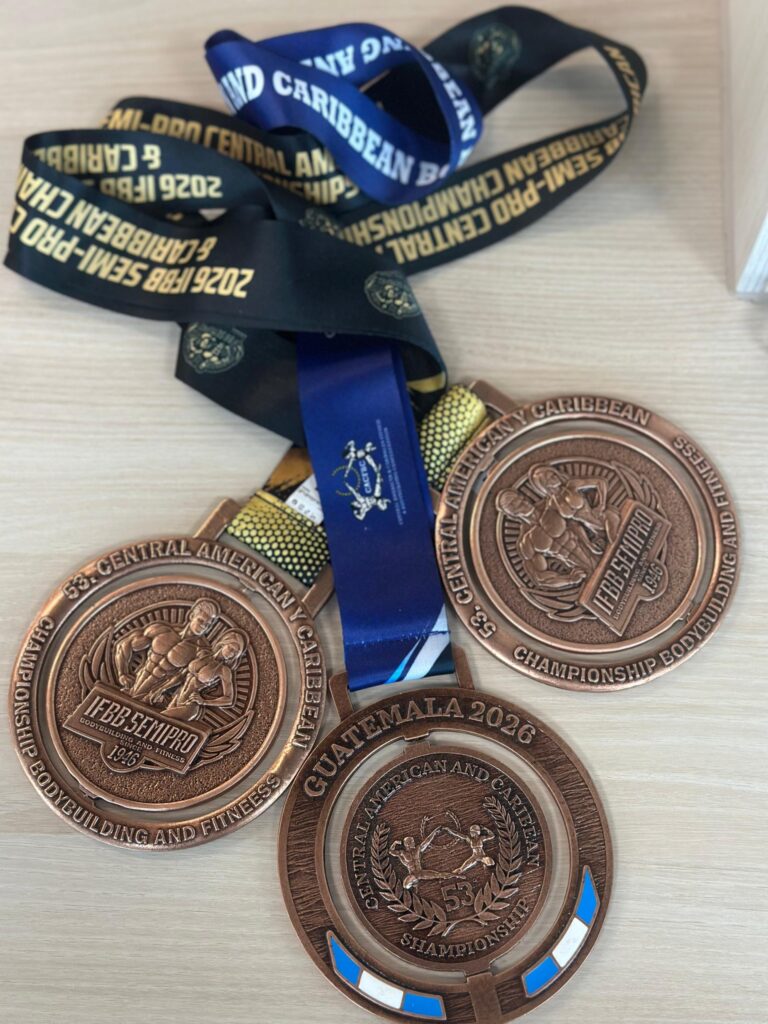 BONEIRU A LOGRA HOPI DEN BODYBUILDING 2 PLACE MAAIKE KRANS