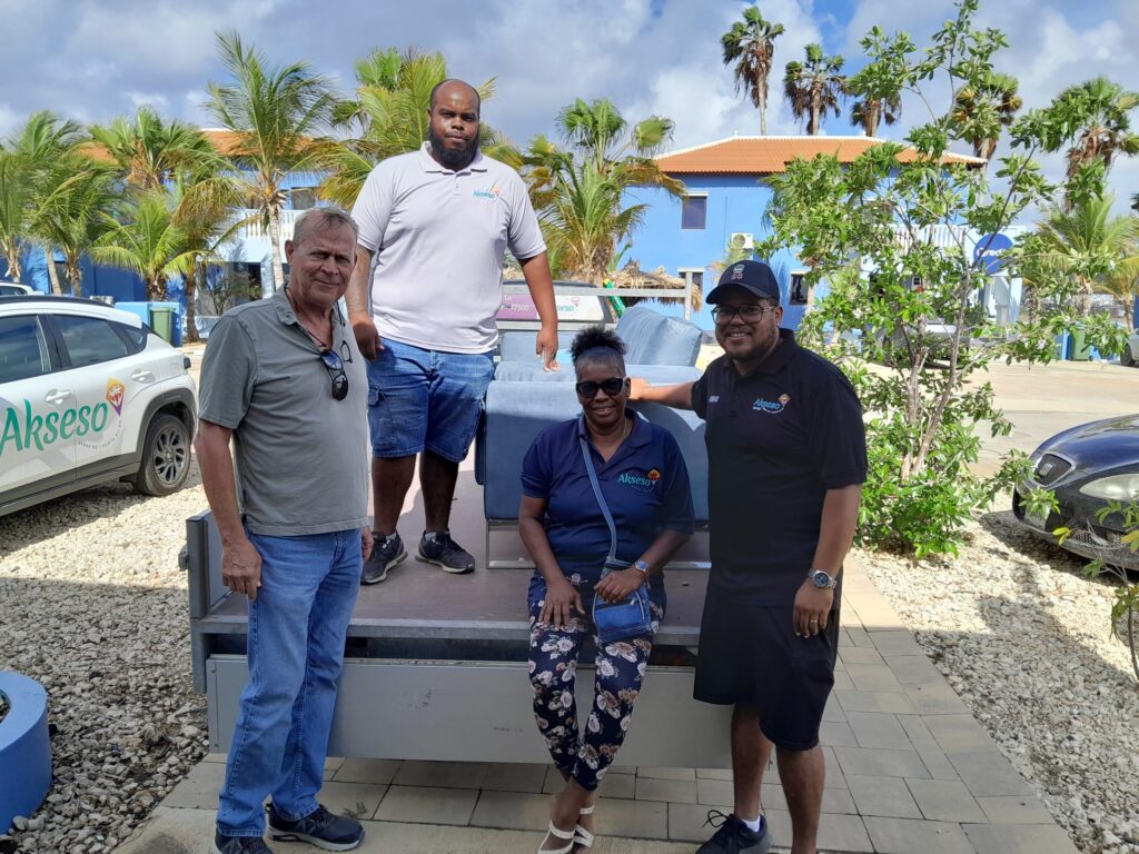SENTRO AKSESO BONEIRU HUNTU KU BONAIRE OFFICE SYSTEM TA KONTRIBUÍ KU UN SOFA NOBO PA YUDA UN PERSONA KU TIN MESTER