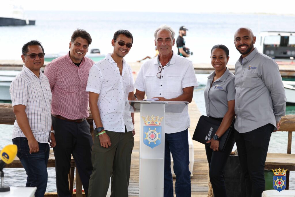 PREPARASHON A KUMINSÁ PA MANTENSHON DI WAF DI PISKADÓ NA PLAYA PABOU